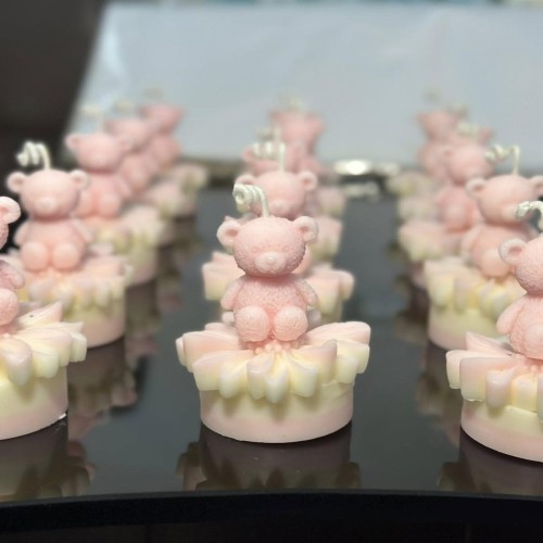 Flower teddy candle